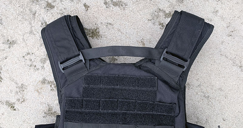 RTS Tactical Ultimate Level IV Ceramic Bundle plate carrier pull handle and shoulder straps